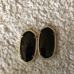 Black Kendra Scott earring